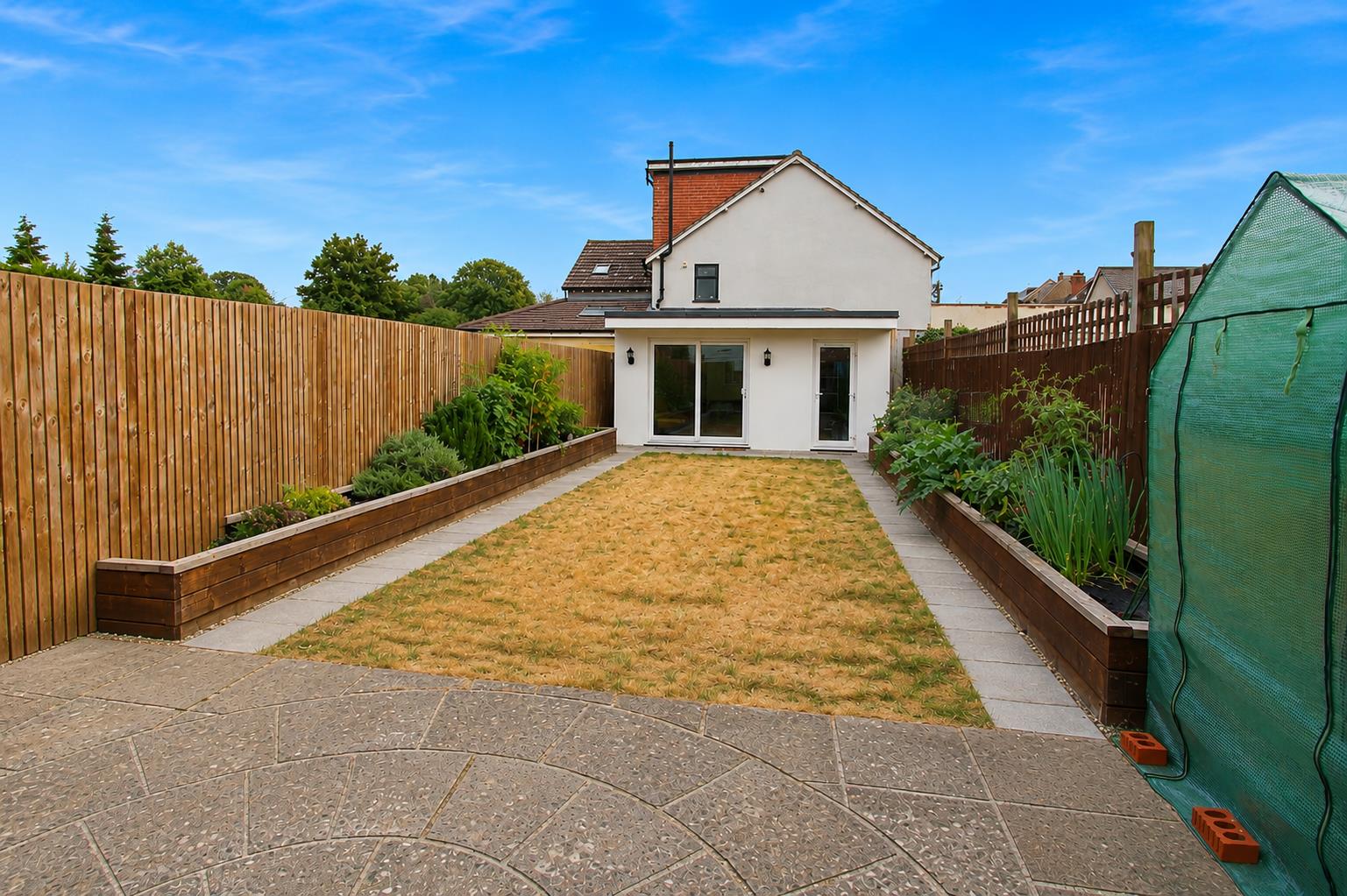 Westmead road, Sutton